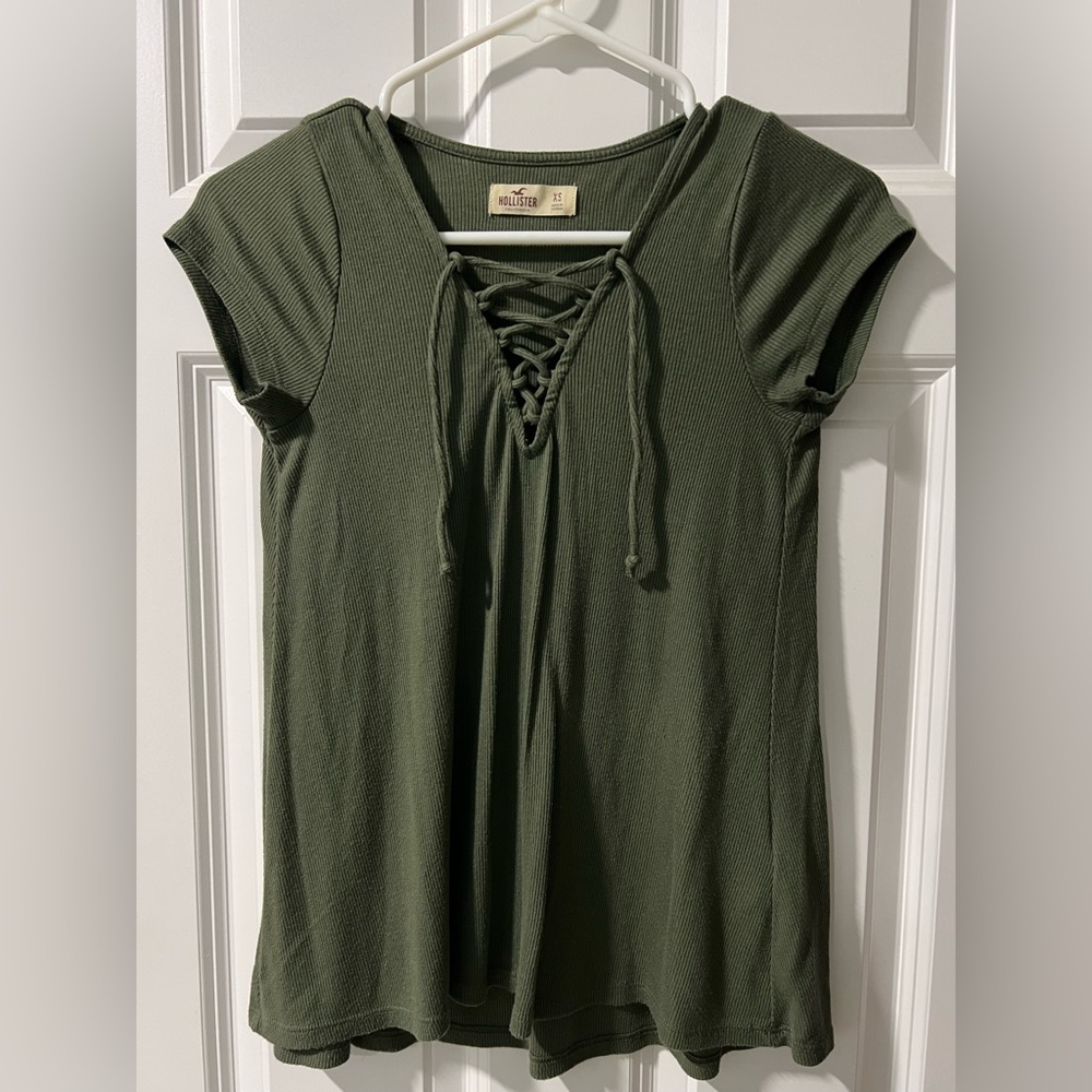 Hollister Women’s Short Sleeve Ribbed, Tie Front Top, XS and Small